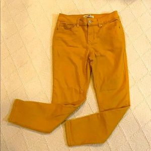 mid-rise skinny jeans